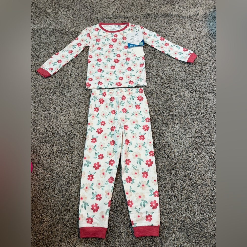 NWT Copper Pearl Girls 2 Piece Long Sleeve Pajama Set “Noel” Print Sz 18 Months